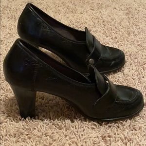 AEROSOLES BLACK MIDI HIGH COMFY HEELS!